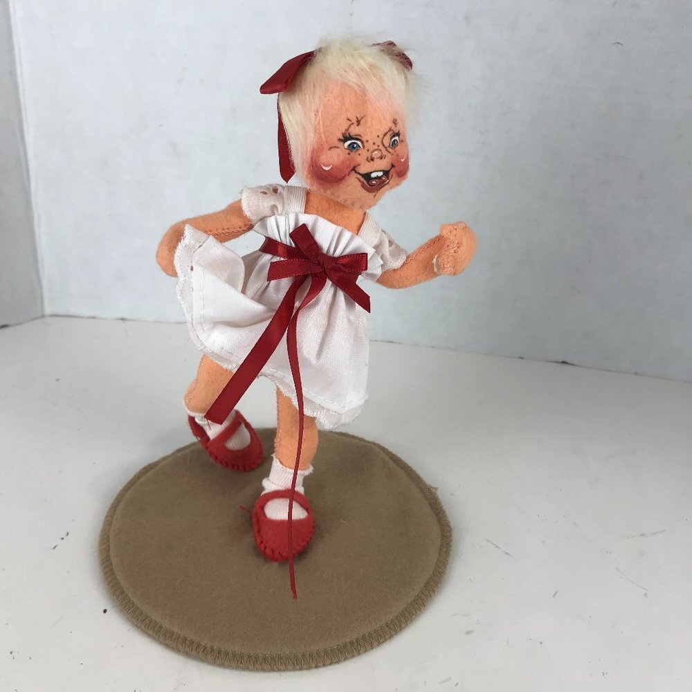 Annalee Doll '95